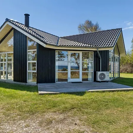 Ilppo - 100m From The Sea By Interhome Tjørneholm