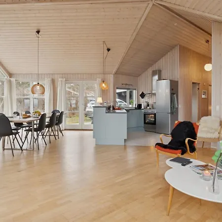 Ilppo - 100m From The Sea By Interhome 펜션 Tjørneholm